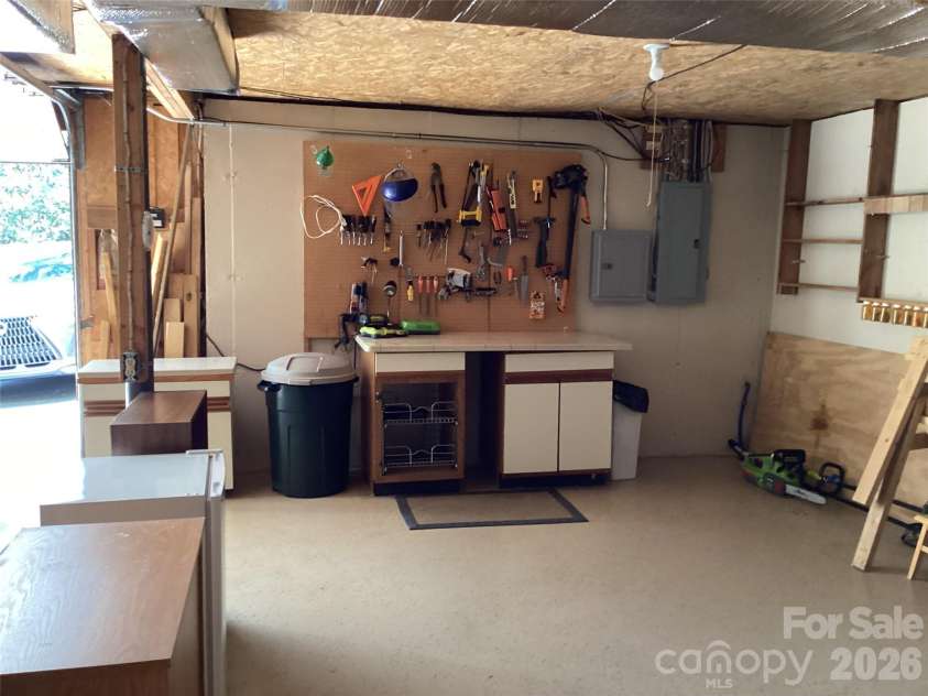 31 Rhododendron Road, Black Mountain, NC 28711.  MLS# CAR4354874, YatesRealty ID 3177. 