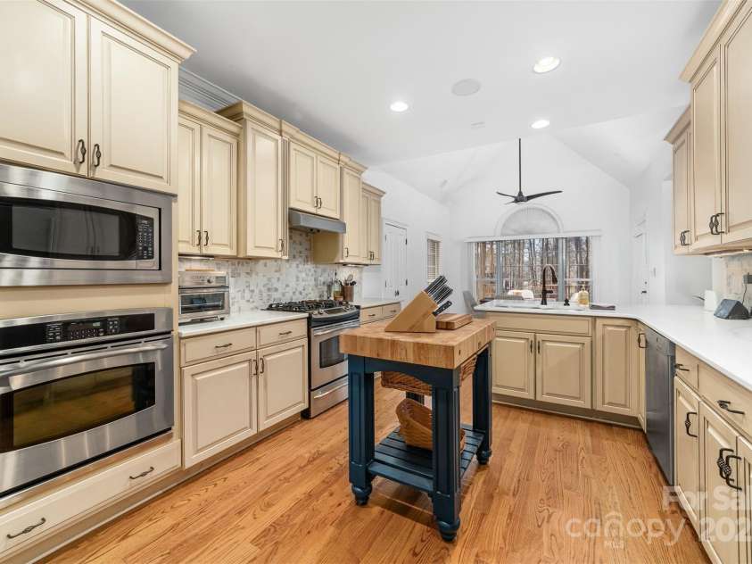 7674 Bermuda Hills Lane, Denver, NC 28037.  MLS# CAR4222010, YatesRealty ID 3177. Updated kitchen with Sub Zero refrigerator