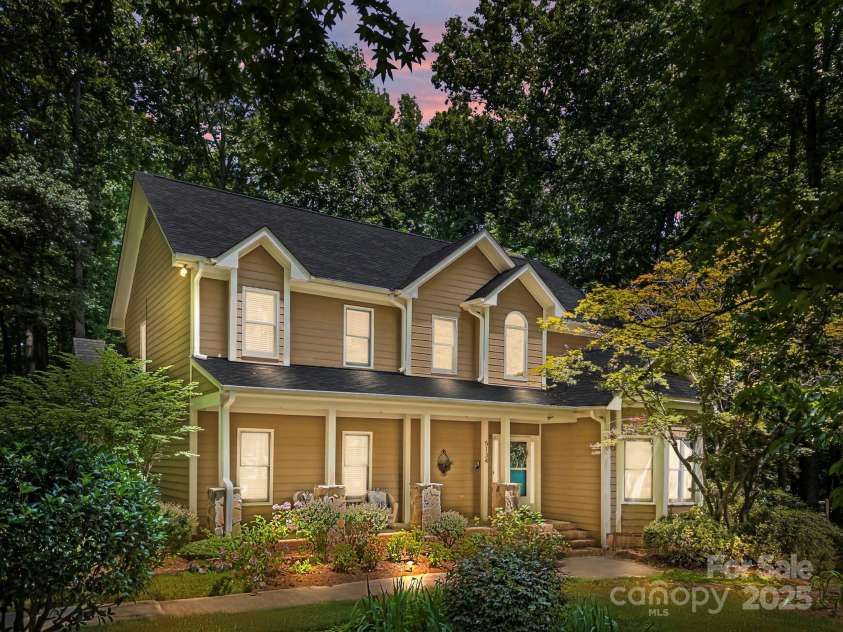 5134 Tracewood Court, Charlotte, NC 28215.  MLS# CAR4278095, YatesRealty ID 31770. 