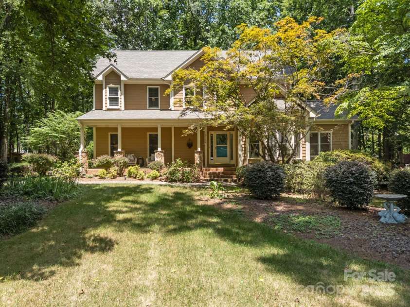 5134 Tracewood Court, Charlotte, NC 28215.  MLS# CAR4278095, YatesRealty ID 31770. 