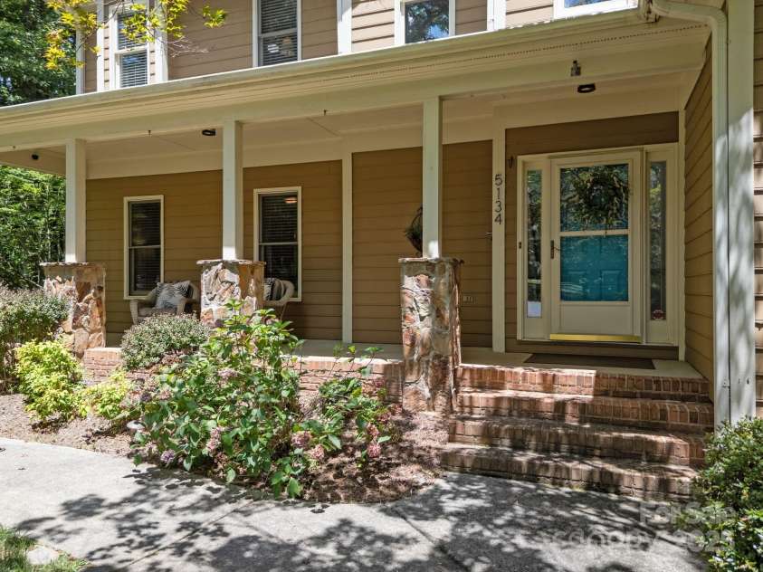 5134 Tracewood Court, Charlotte, NC 28215.  MLS# CAR4278095, YatesRealty ID 31770. 