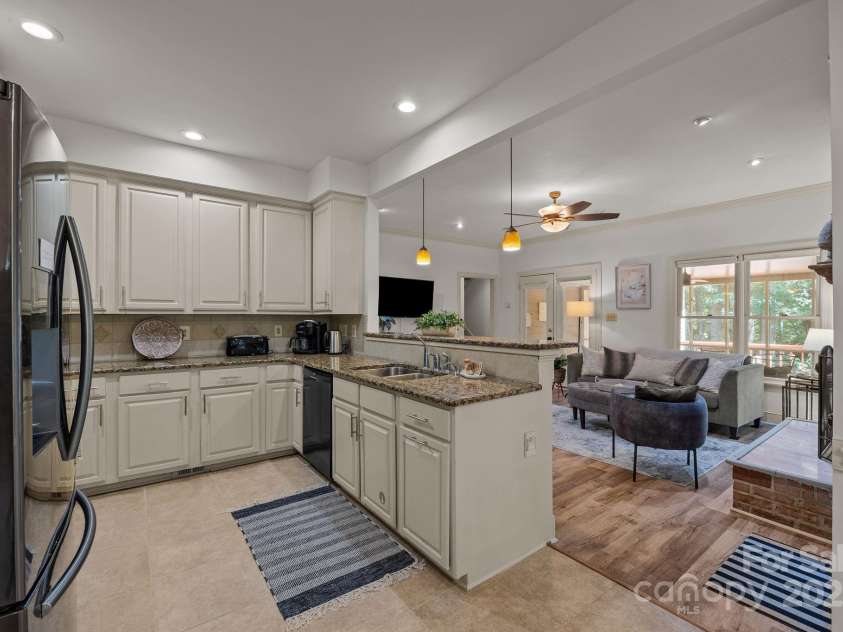 5134 Tracewood Court, Charlotte, NC 28215.  MLS# CAR4278095, YatesRealty ID 31770. 