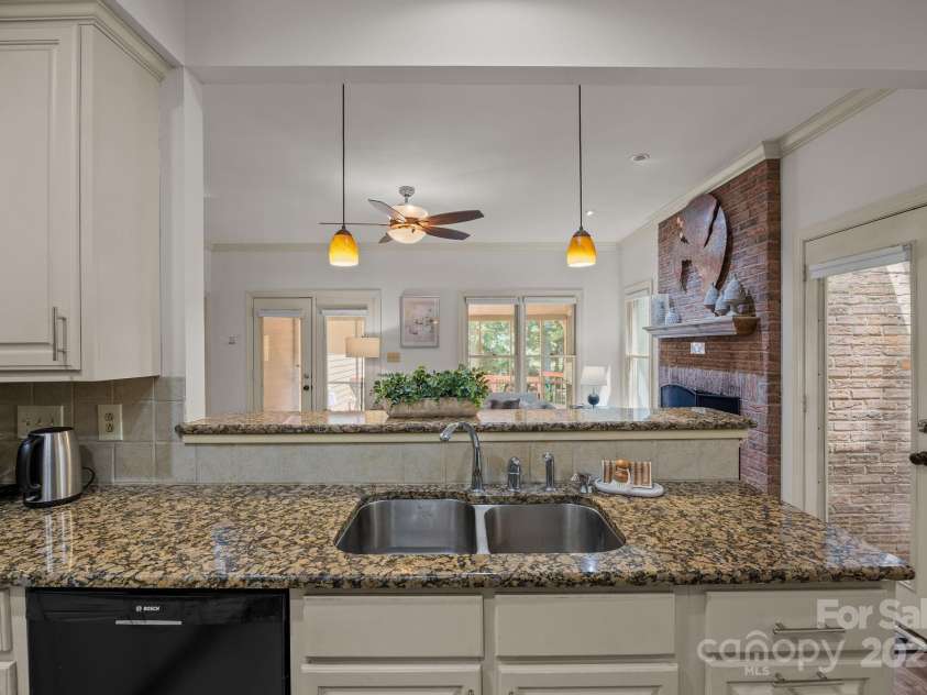 5134 Tracewood Court, Charlotte, NC 28215.  MLS# CAR4278095, YatesRealty ID 31770. 