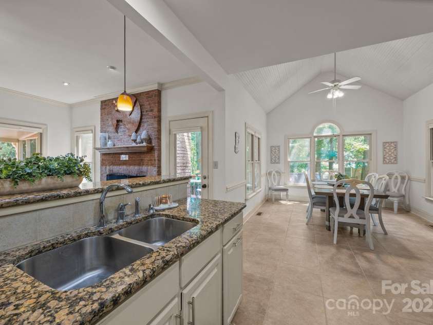 5134 Tracewood Court, Charlotte, NC 28215.  MLS# CAR4278095, YatesRealty ID 31770. 