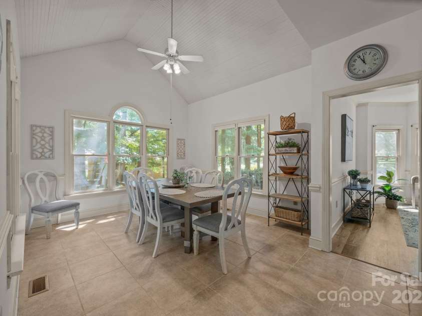 5134 Tracewood Court, Charlotte, NC 28215.  MLS# CAR4278095, YatesRealty ID 31770. 