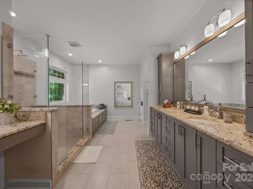 5134 Tracewood Court, Charlotte, NC 28215.  MLS# CAR4278095, YatesRealty ID 31770. 