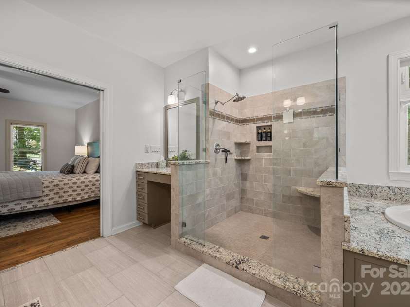 5134 Tracewood Court, Charlotte, NC 28215.  MLS# CAR4278095, YatesRealty ID 31770. 