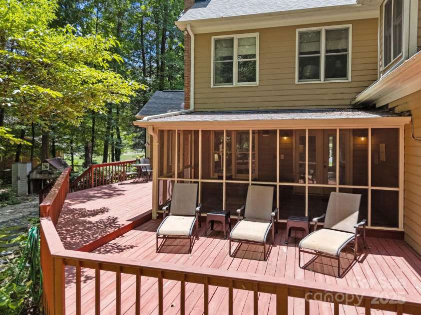 5134 Tracewood Court, Charlotte, NC 28215.  MLS# CAR4278095, YatesRealty ID 31770. 