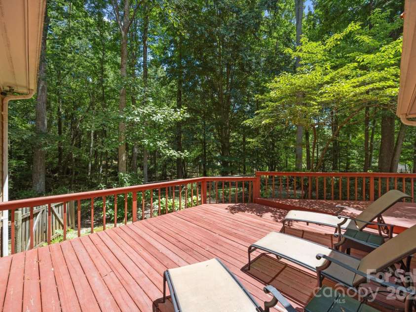 5134 Tracewood Court, Charlotte, NC 28215.  MLS# CAR4278095, YatesRealty ID 31770. 