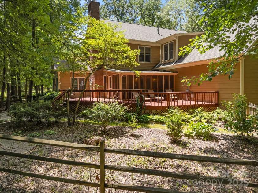 5134 Tracewood Court, Charlotte, NC 28215.  MLS# CAR4278095, YatesRealty ID 31770. 