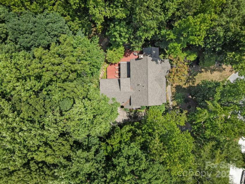 5134 Tracewood Court, Charlotte, NC 28215.  MLS# CAR4278095, YatesRealty ID 31770. 