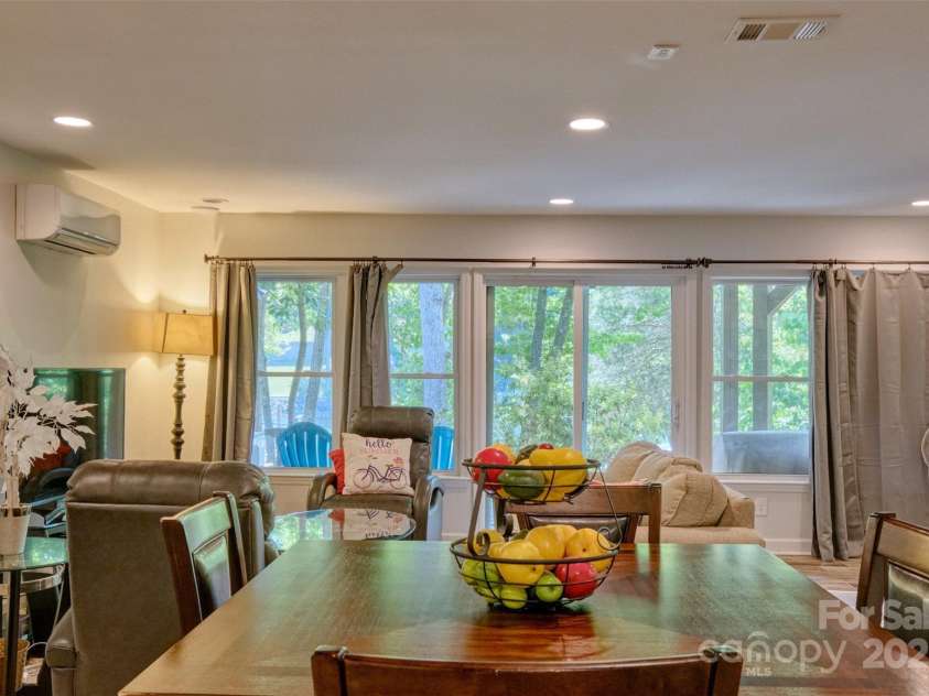 10 Weatherly Way, Lake Wylie, SC 29710.  MLS# CAR4281829, YatesRealty ID 31771. 