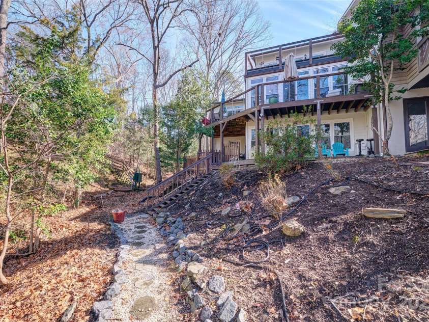 10 Weatherly Way, Lake Wylie, SC 29710.  MLS# CAR4281829, YatesRealty ID 31771. 