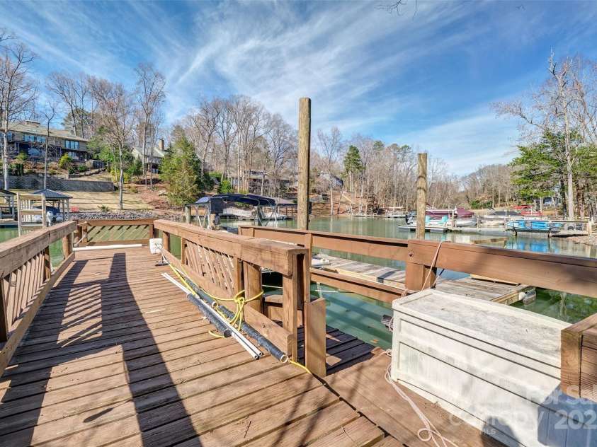 10 Weatherly Way, Lake Wylie, SC 29710.  MLS# CAR4281829, YatesRealty ID 31771. 