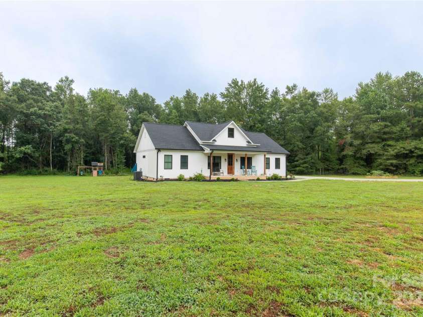1964 Conservancy Road, Kershaw, SC 29067.  MLS# CAR4287947, YatesRealty ID 31772. 