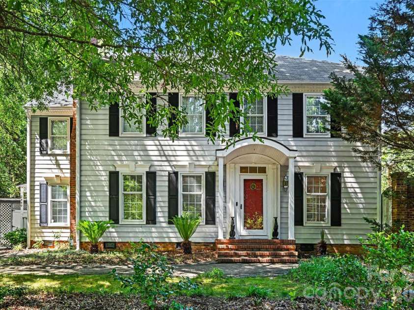 2449 Seth Thomas Road, Charlotte, NC 28210.  MLS# CAR4389244, YatesRealty ID 31772. 