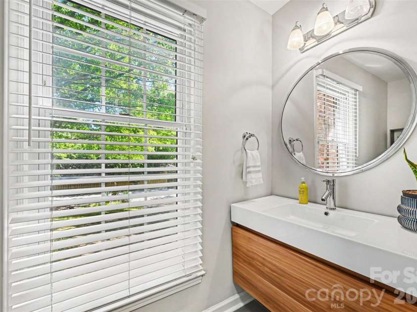 2449 Seth Thomas Road, Charlotte, NC 28210.  MLS# CAR4389244, YatesRealty ID 31772. 