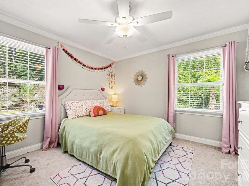 2449 Seth Thomas Road, Charlotte, NC 28210.  MLS# CAR4389244, YatesRealty ID 31772. 
