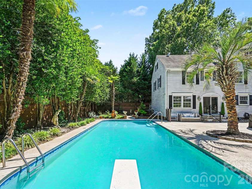 2449 Seth Thomas Road, Charlotte, NC 28210.  MLS# CAR4389244, YatesRealty ID 31772. 