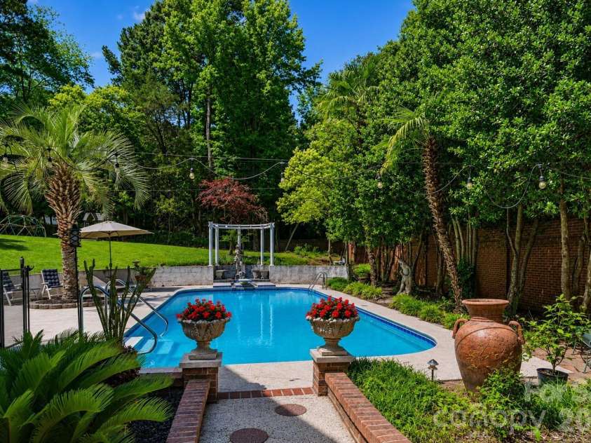 2449 Seth Thomas Road, Charlotte, NC 28210.  MLS# CAR4389244, YatesRealty ID 31772. 