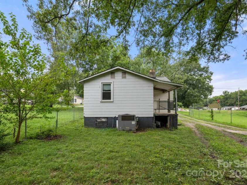 213 Bynum Avenue, Rock Hill, SC 29732.  MLS# CAR4290064, YatesRealty ID 31773. 