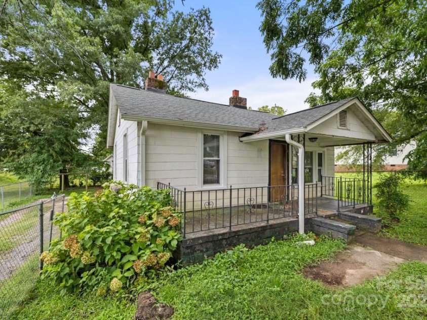 213 Bynum Avenue, Rock Hill, SC 29732.  MLS# CAR4290064, YatesRealty ID 31773. 