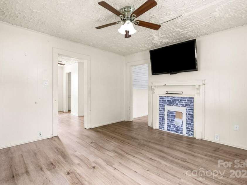 213 Bynum Avenue, Rock Hill, SC 29732.  MLS# CAR4290064, YatesRealty ID 31773. 
