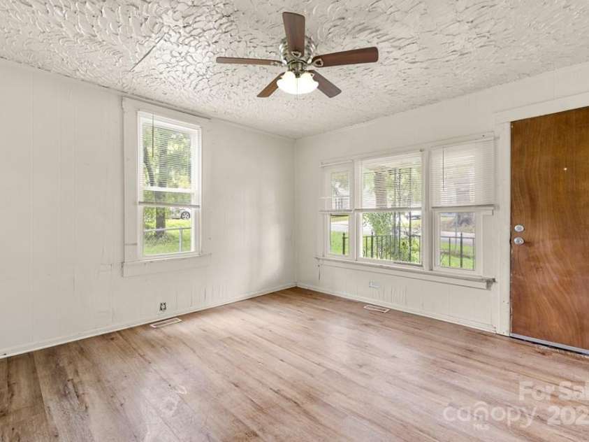 213 Bynum Avenue, Rock Hill, SC 29732.  MLS# CAR4290064, YatesRealty ID 31773. 