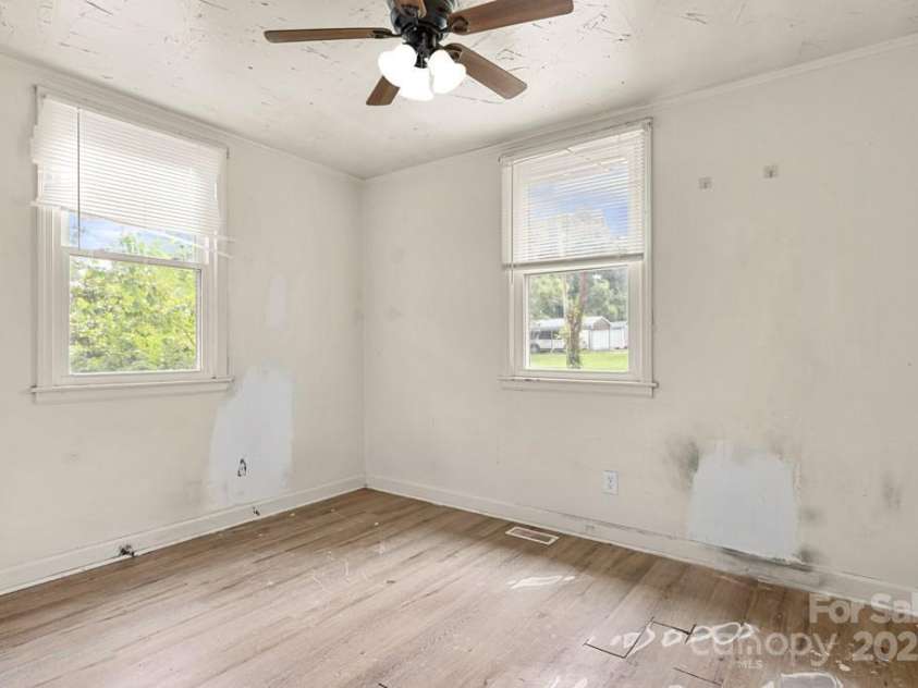 213 Bynum Avenue, Rock Hill, SC 29732.  MLS# CAR4290064, YatesRealty ID 31773. 
