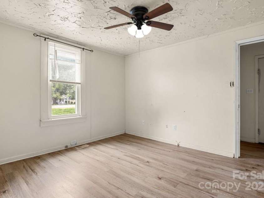 213 Bynum Avenue, Rock Hill, SC 29732.  MLS# CAR4290064, YatesRealty ID 31773. 