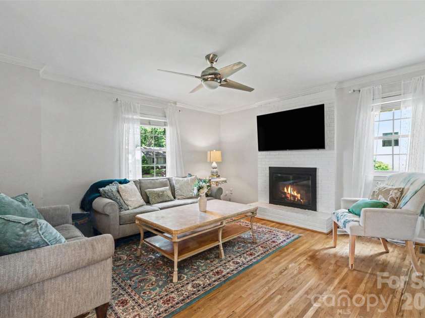3841 Stokes Avenue, Charlotte, NC 28210.  MLS# CAR4393594, YatesRealty ID 31775. 