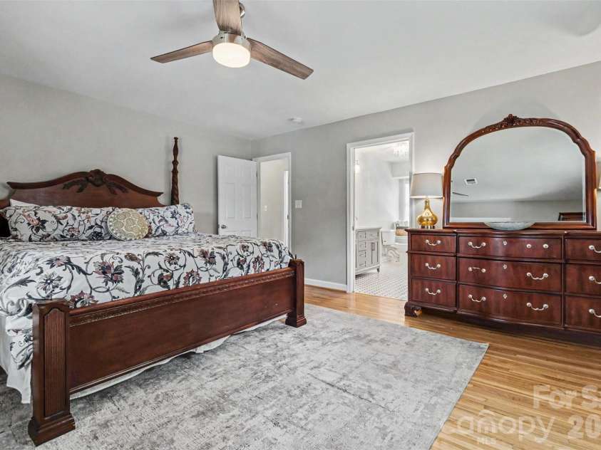 3841 Stokes Avenue, Charlotte, NC 28210.  MLS# CAR4393594, YatesRealty ID 31775. 