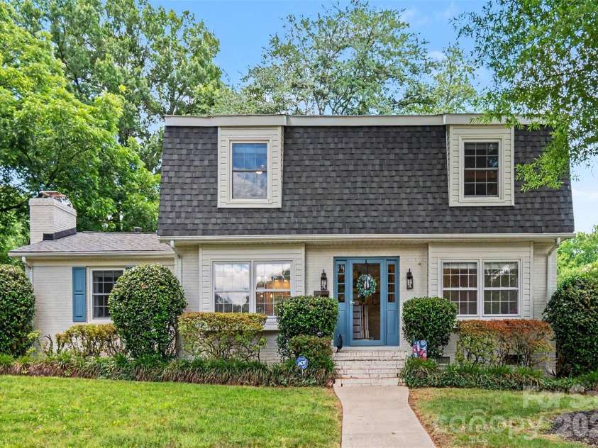 3841 Stokes Avenue, Charlotte, NC 28210.  MLS# CAR4393594, YatesRealty ID 31775. Welcome Home !