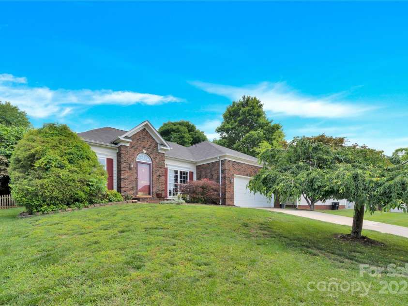 4155 Guilford Court, Concord, NC 28027.  MLS# CAR4244954, YatesRealty ID 31776. 1812 Sq Ft