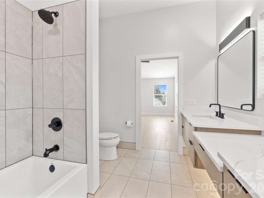 89 Oakley Road, Asheville, NC 28803.  MLS# CAR4377459, YatesRealty ID 31777. 