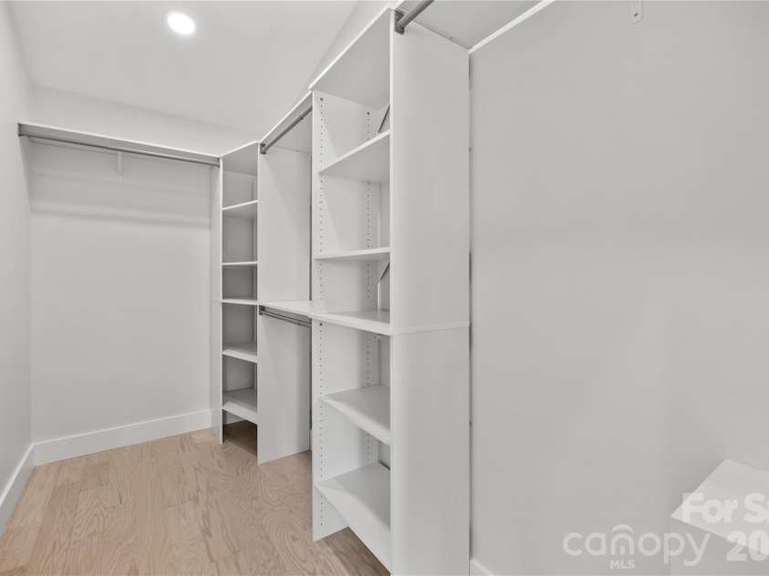 89 Oakley Road, Asheville, NC 28803.  MLS# CAR4377459, YatesRealty ID 31777. 