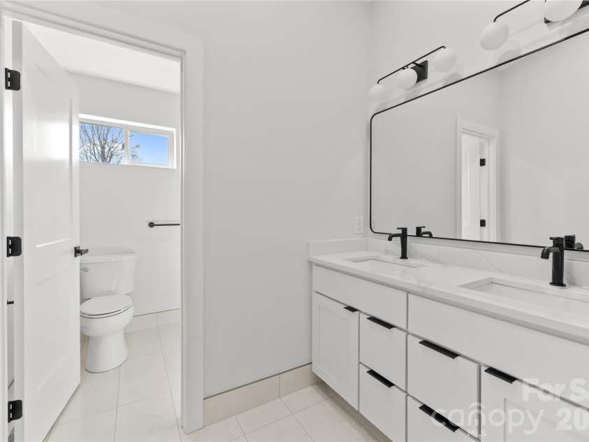 89 Oakley Road, Asheville, NC 28803.  MLS# CAR4377459, YatesRealty ID 31777. 