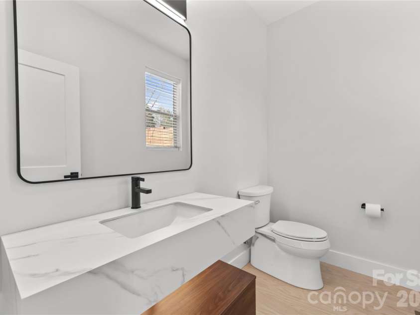 89 Oakley Road, Asheville, NC 28803.  MLS# CAR4377459, YatesRealty ID 31777. 