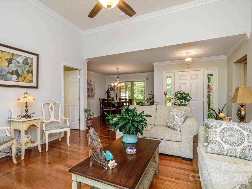 35 Tall Pines Road, Hendersonville, NC 28739.  MLS# CAR4286484, YatesRealty ID 31778. Great Room