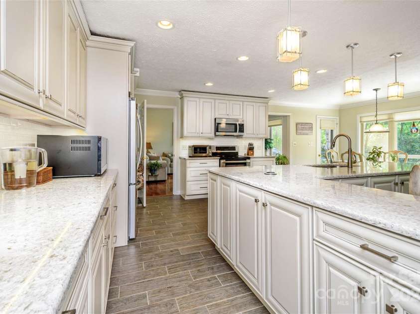 35 Tall Pines Road, Hendersonville, NC 28739.  MLS# CAR4286484, YatesRealty ID 31778. Kitchen