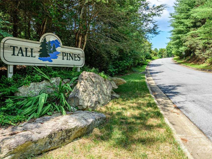 35 Tall Pines Road, Hendersonville, NC 28739.  MLS# CAR4286484, YatesRealty ID 31778. Welcome to Tall Pines