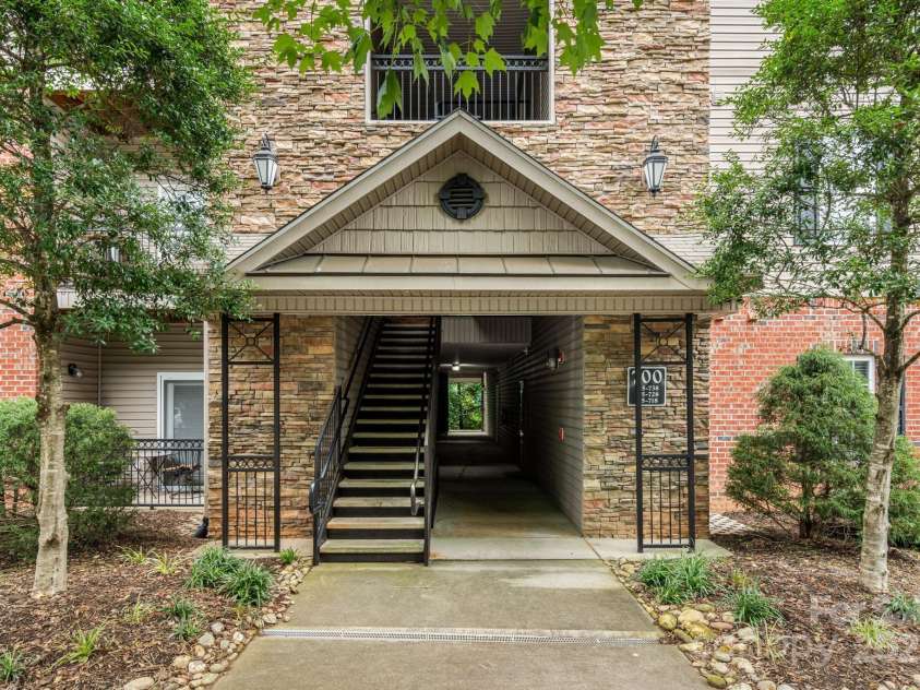 727 Appeldoorn Circle, Asheville, NC 28803.  MLS# CAR4290722, YatesRealty ID 31779. 