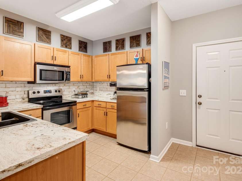 727 Appeldoorn Circle, Asheville, NC 28803.  MLS# CAR4290722, YatesRealty ID 31779. 