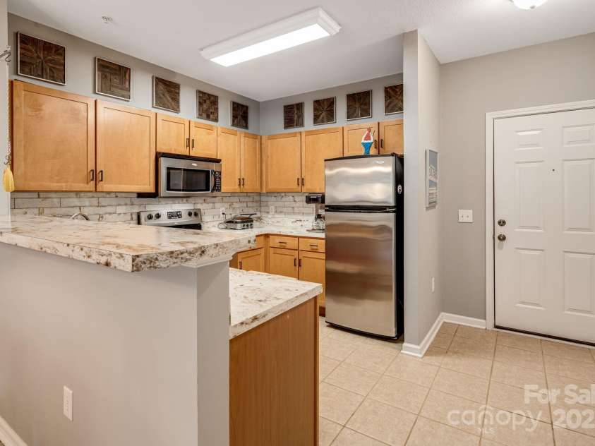 727 Appeldoorn Circle, Asheville, NC 28803.  MLS# CAR4290722, YatesRealty ID 31779. 