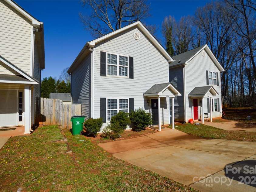 1008 Beaugard Drive, Charlotte, NC 28208.  MLS# CAR4231714, YatesRealty ID 3178. 