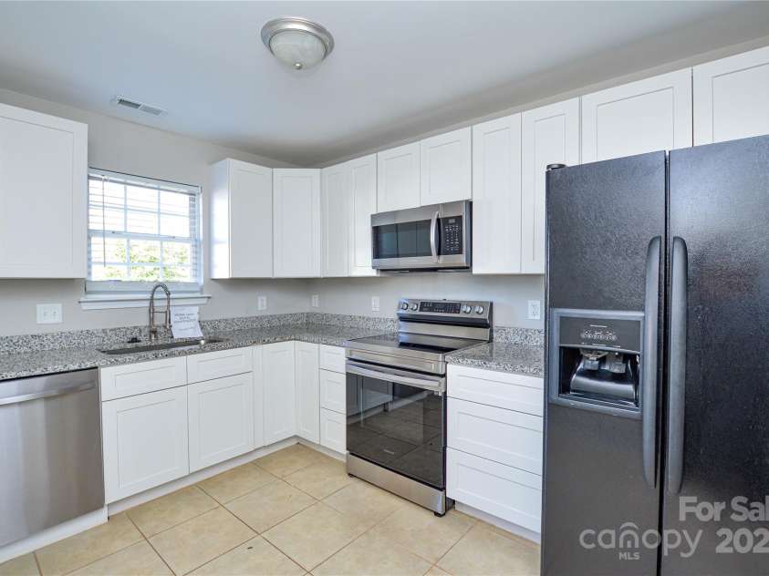 1008 Beaugard Drive, Charlotte, NC 28208.  MLS# CAR4231714, YatesRealty ID 3178. 