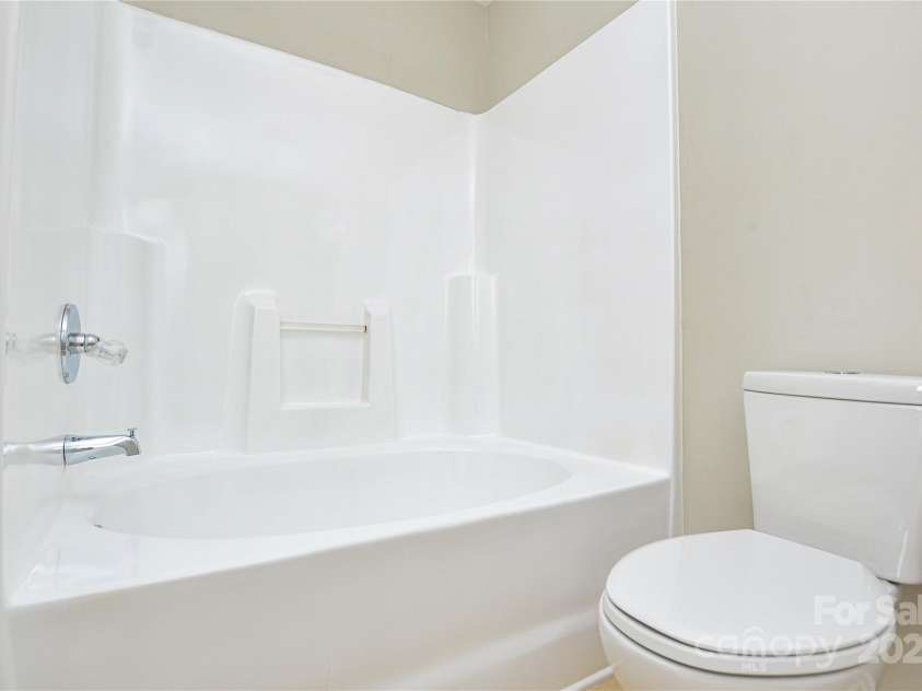 1008 Beaugard Drive, Charlotte, NC 28208.  MLS# CAR4231714, YatesRealty ID 3178. 