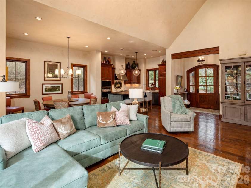 575 Walnut Valley Parkway, Arden, NC 28704.  MLS# CAR4354869, YatesRealty ID 3178. 
