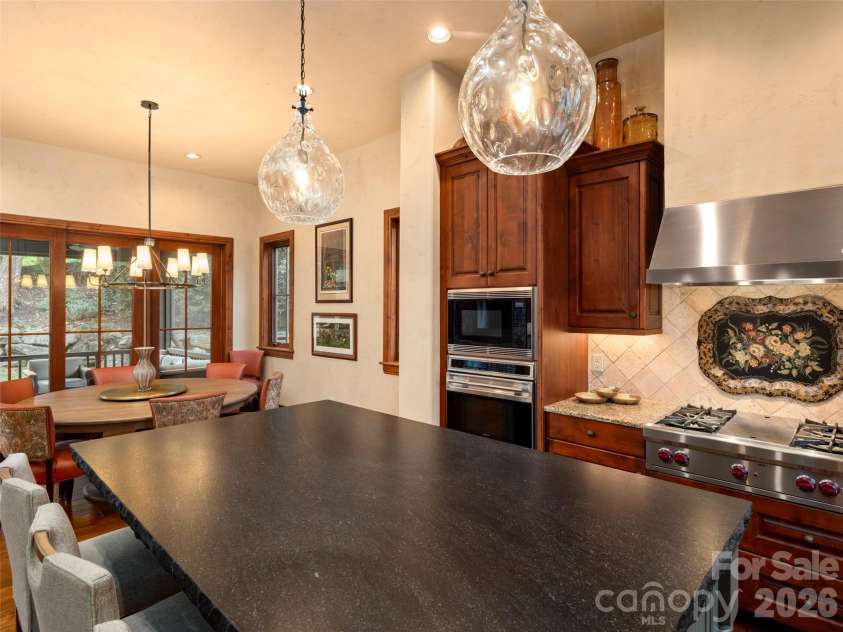 575 Walnut Valley Parkway, Arden, NC 28704.  MLS# CAR4354869, YatesRealty ID 3178. 