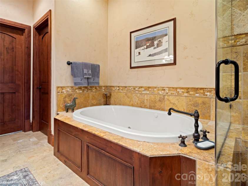 575 Walnut Valley Parkway, Arden, NC 28704.  MLS# CAR4354869, YatesRealty ID 3178. 